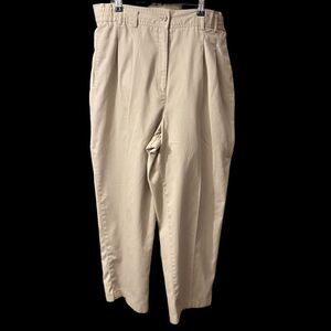 Macys Comfy Women’s Khakis / SZ: 14